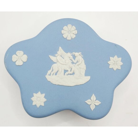 Wedgwood Blue Jasperware Star Vanity Lidded Trinket Box Cameo Bas Relief Pegasus - Picture 2 of 11